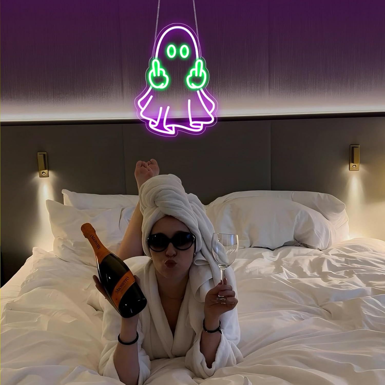 Letreiro Neon Fantasma com Ali - Home Bar Signs avaliação e preço